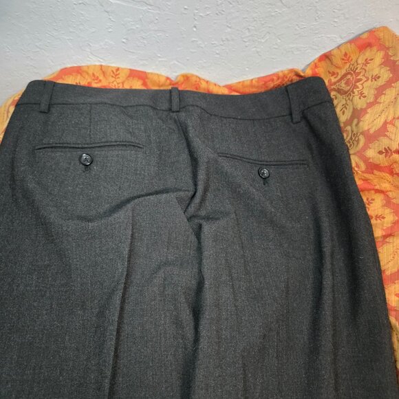 Express Editor Pants 4S β Sleek, Professional & Flattering Fit - Picture 6 of 10